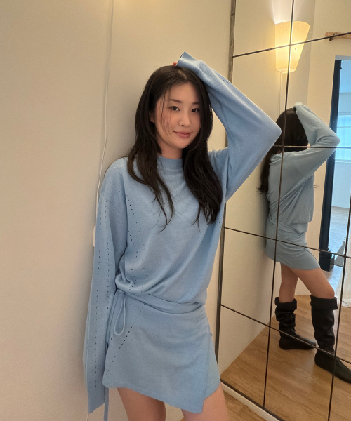 SINOON（シヌーン）の「Sheer Logo Long Sleeve Knit Pullover (Soft Blue)（ニット/セーター・レディース・ライトブルー・FREE）」の5枚目の写真