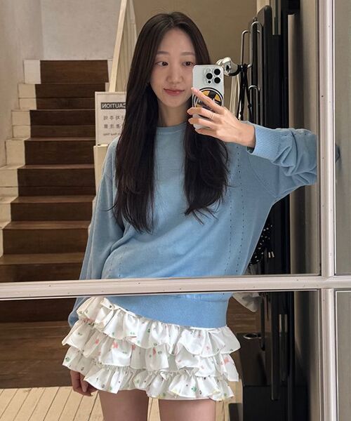 SINOON（シヌーン）の「Sheer Logo Long Sleeve Knit Pullover (Soft Blue)（ニット/セーター・レディース・ライトブルー・FREE）」の8枚目の写真