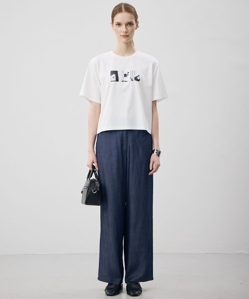 ICB（アイシービー）の「クロップド ロゴTEE（フォトプリント）（Tシャツ/カットソー・レディース・ブラック系・LARGE/X-LARGE）」の2枚目の写真