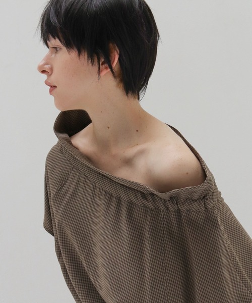 DRESSLAVE(ドレスレイブ)の「gingham check 2way off shoulder blouse(ギンガムチェック2WAYオフショルダーブラウス)(シャツ/ブラウス・レディース・ブラウン/グレー・38)」の8枚目の写真