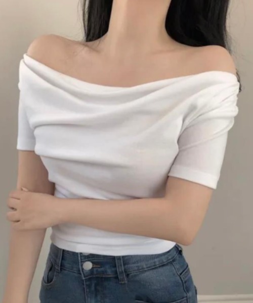 semplice(センプリチェ)の「Tシャツ【韓国ファッション】(Tシャツ/カットソー・レディース・ブラック/ホワイト・F)」の1枚目の写真