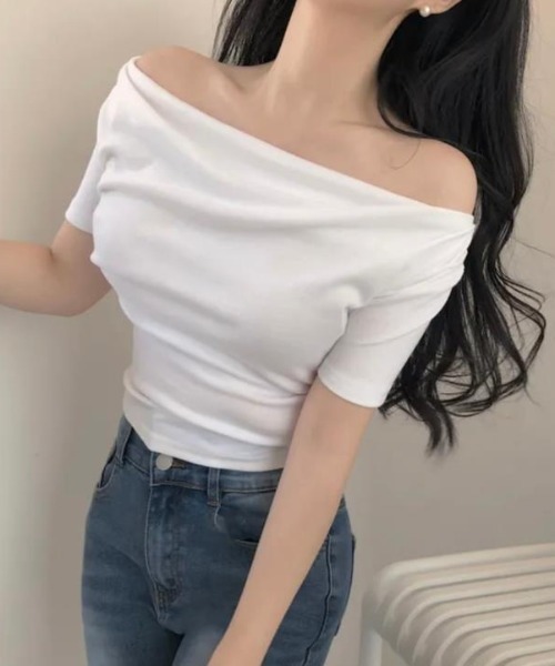 semplice(センプリチェ)の「Tシャツ【韓国ファッション】(Tシャツ/カットソー・レディース・ブラック/ホワイト・F)」の11枚目の写真