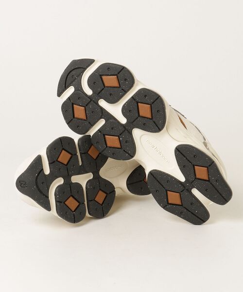 NEW BALANCE(ニューバランス)の「90/60(スニーカー・メンズ・ホワイト×ブラウン・28.0cm/28.5cm/29.0cm/30.0cm/25.5cm/26.5cm/26.0cm/27.5cm/27.0cm/22.5cm/23.0cm/23.5cm/24.0cm/25.0cm/24.5cm)」の6枚目の写真