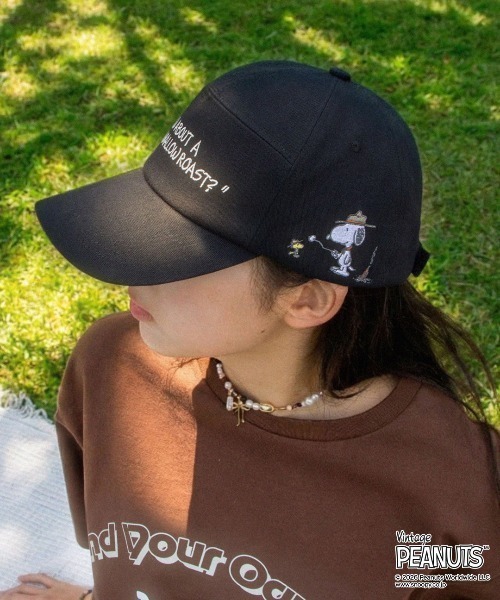 Reebok(リーボック)の「ピーナッツフロントビーグルスカウトキャップ / PEANUTS BEAGLE SCOUTS CAP(キャップ・メンズ・ブラック・FREE)」の1枚目の写真