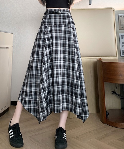 2ly2(トゥーリートゥー)の「チェック柄イレヘムフレアスカート レディース ミモレ丈 ベルト付き(スカート・レディース・ブラック/ブラウン・FREE)」の2枚目の写真