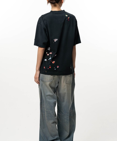 Maison MIHARA YASUHIRO(メゾンミハラヤスヒロ)の「Kids Sticker Printed T-shirt(Tシャツ/カットソー・レディース・ブラック/ホワイト・38/40/36)」の17枚目の写真
