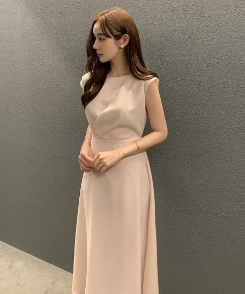 Aelina(エリナ)の「ノースリーブワンピース(ワンピース・レディース・ブルー/ベージュ/ブラック・FREE)」の3枚目の写真