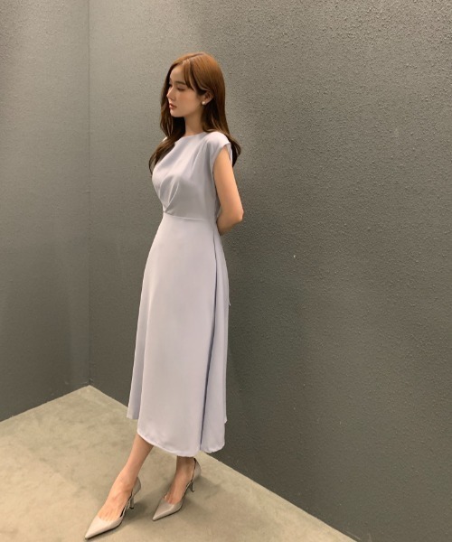 Aelina(エリナ)の「ノースリーブワンピース(ワンピース・レディース・ブルー/ベージュ/ブラック・FREE)」の22枚目の写真