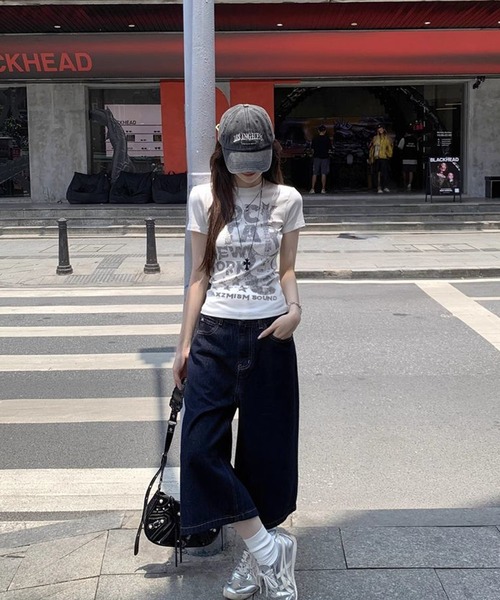 MEMECLE(メメクル)の「【 MEMECLE / メメクル 】レタリングプリント パンクTシャツ(Tシャツ/カットソー・レディース・ホワイト・LARGE/MEDIUM/SMALL)」の3枚目の写真