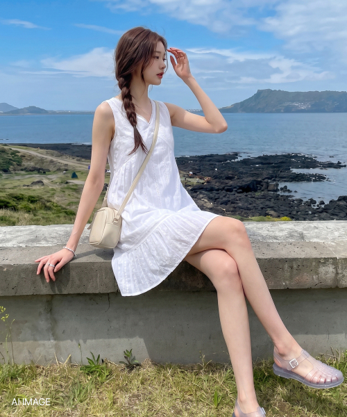 ZEROSTREET（ゼロストリート）の「Vネックレースミニワンピース / ホワイト（ワンピース・レディース・ホワイト・SMALL/MEDIUM）」の4枚目の写真