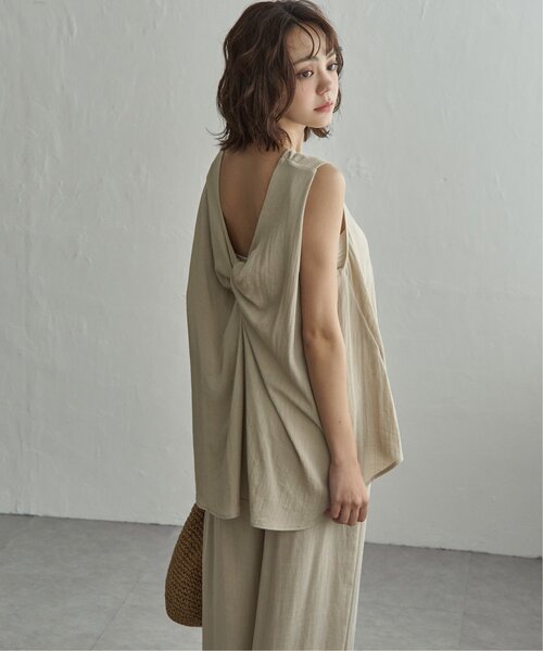 notch.（ノッチ）の「【セットアップ対応】麻混バックツイストチュニック（シャツ/ブラウス・レディース・ネイビー/ベージュ・M）」の2枚目の写真