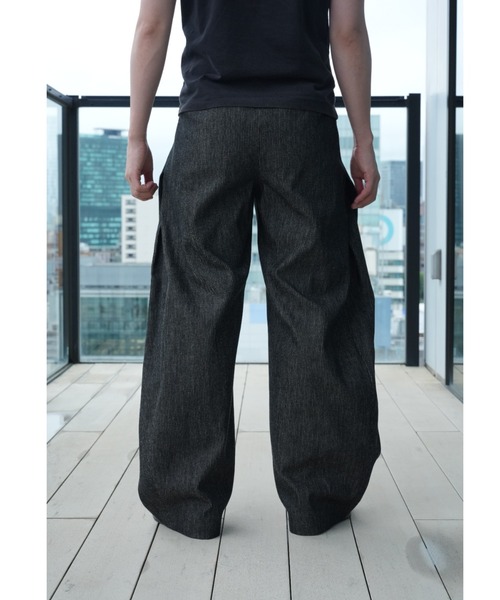 CONZ(コンズ)の「curve leg trousers pique denim(デニムパンツ・メンズ・ストライプ・2/1/4/3)」の5枚目の写真
