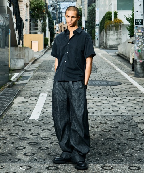 CONZ(コンズ)の「curve leg trousers pique denim(デニムパンツ・メンズ・ストライプ・2/1/4/3)」の9枚目の写真