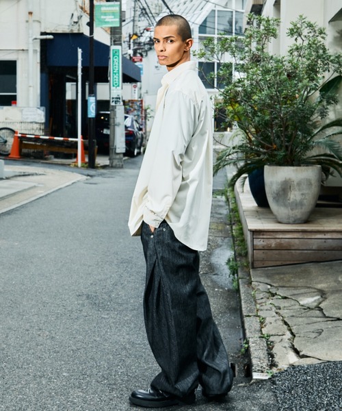 CONZ(コンズ)の「curve leg trousers pique denim(デニムパンツ・メンズ・ストライプ・2/1/4/3)」の13枚目の写真