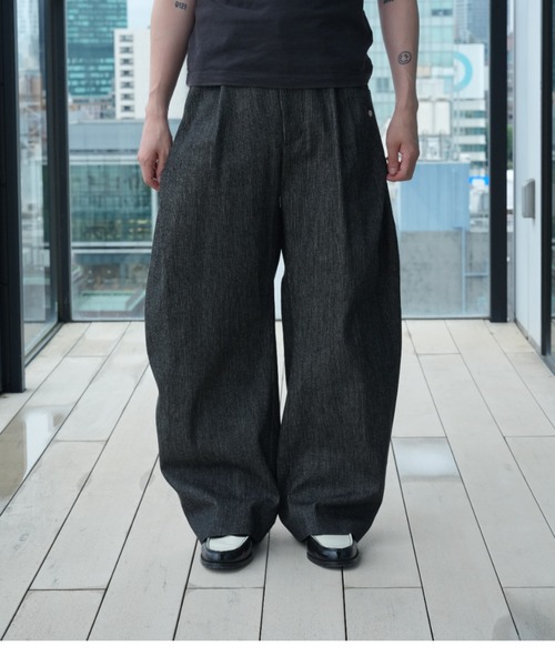 CONZ(コンズ)の「curve leg trousers pique denim(デニムパンツ・メンズ・ストライプ・2/1/4/3)」の14枚目の写真