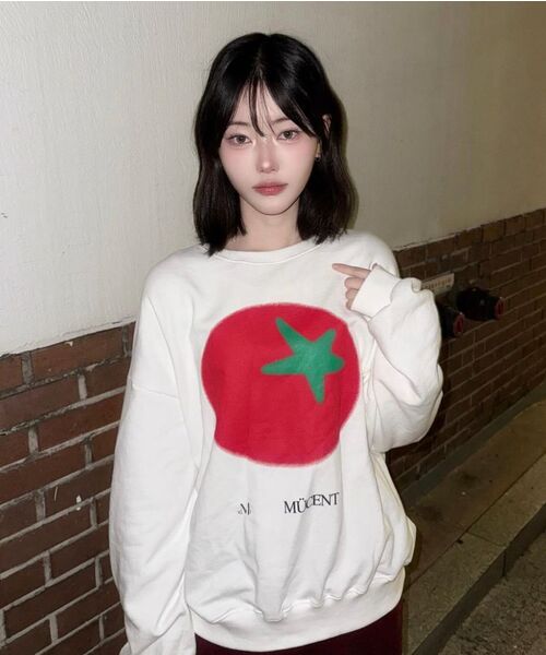 MUCENT（ムセント）の「トマトプリントシグネチャースウェット男女共用（3カラー）（スウェット・レディース・グレー/ピンク/アイボリー・S/L）」の17枚目の写真