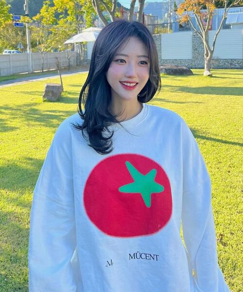 MUCENT（ムセント）の「トマトプリントシグネチャースウェット男女共用（3カラー）（スウェット・レディース・グレー/ピンク/アイボリー・S/L）」の12枚目の写真