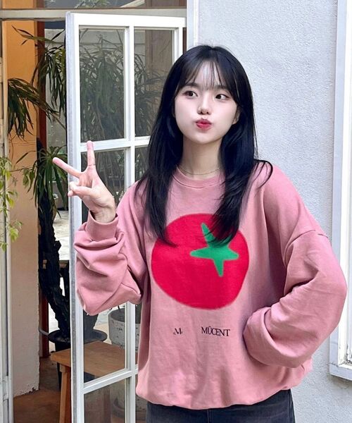 MUCENT（ムセント）の「トマトプリントシグネチャースウェット男女共用（3カラー）（スウェット・レディース・グレー/ピンク/アイボリー・S/L）」の11枚目の写真