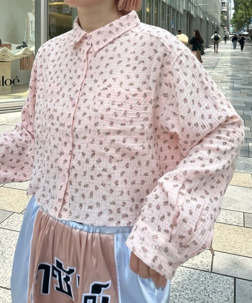 Alley Tokyo（アリートーキョー）の「ガーゼ花柄シャツ（シャツ/ブラウス・レディース・オフホワイト/ピンク・FREE）」の8枚目の写真