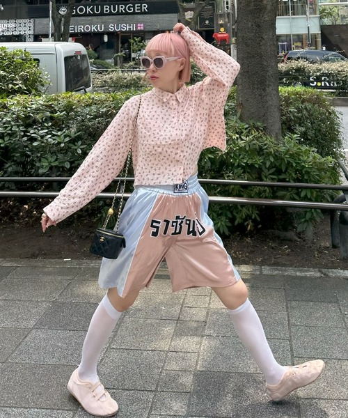 Alley Tokyo（アリートーキョー）の「ガーゼ花柄シャツ（シャツ/ブラウス・レディース・オフホワイト/ピンク・FREE）」の4枚目の写真
