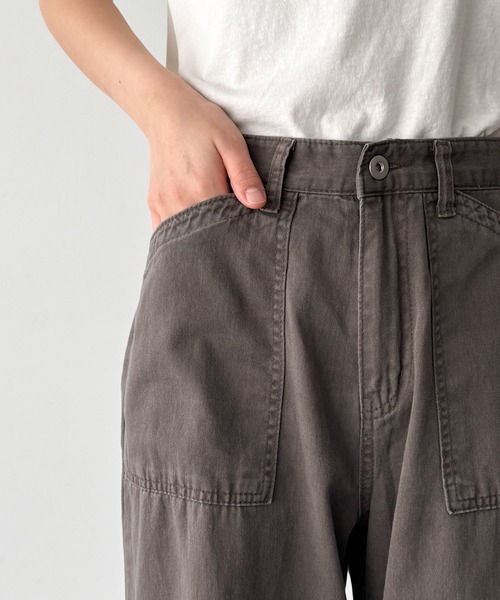 CANAL JEAN(キャナルジーン)の「El mar ライトオンスウォッシングベイカーパンツ(その他パンツ・レディース・ブラウン/カーキ/チャコールグレー・SMALL/MEDIUM)」の16枚目の写真