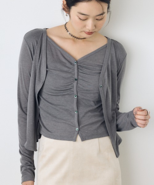 AZUL by moussy(アズールバイマウジー)の「【身長/骨格別着用画像あり】フロントギャザーレイヤードカットカーディガン 秋服 羽織り 長袖 2WAY(カーディガン/ボレロ・レディース・ブラック/杢グレー/オフホワイト/ボルドー・FREE)」の3枚目の写真