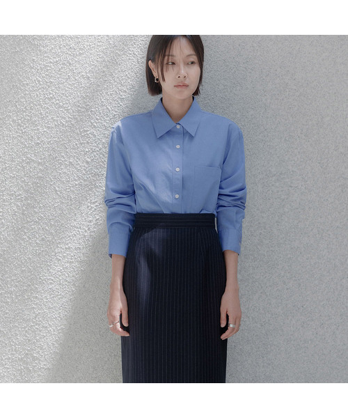 MEMUA(メムア)の「メムアソリッドハイラインシャツ(レッド)(シャツ/ブラウス・レディース・ブルー/ホワイト/レッド/ネイビー/スカイブルー・FREE)」の4枚目の写真
