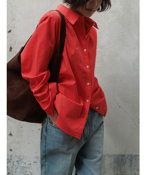 MEMUA(メムア)の「メムアソリッドハイラインシャツ(レッド)(シャツ/ブラウス・レディース・ブルー/ホワイト/レッド/ネイビー/スカイブルー・FREE)」の6枚目の写真