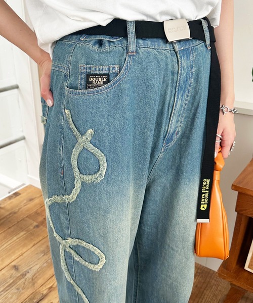 DOUBLE NAME(ダブルネーム)の「うねうねフリンジ ウエスト調節デニムワイドパンツ(デニムパンツ・レディース・インディゴブルー/ネイビー・FREE)」の3枚目の写真