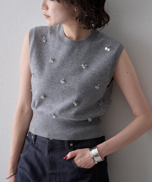 Whim Gazette(ウィムガゼット)の「ビーズ刺繍ニットベスト(ベスト・レディース・ミント/グレー・FREE)」の2枚目の写真