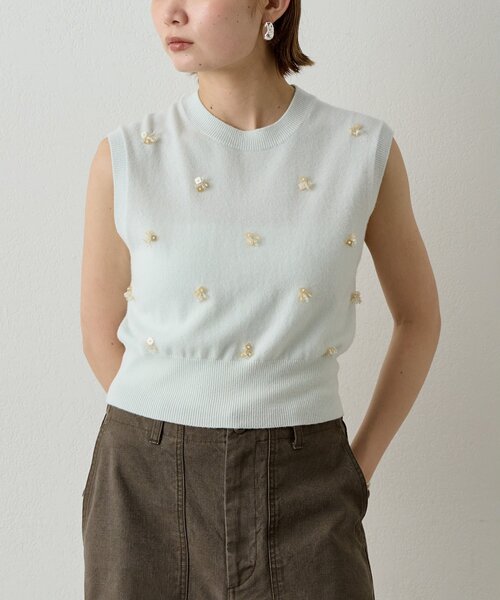 Whim Gazette(ウィムガゼット)の「ビーズ刺繍ニットベスト(ベスト・レディース・ミント/グレー・FREE)」の1枚目の写真