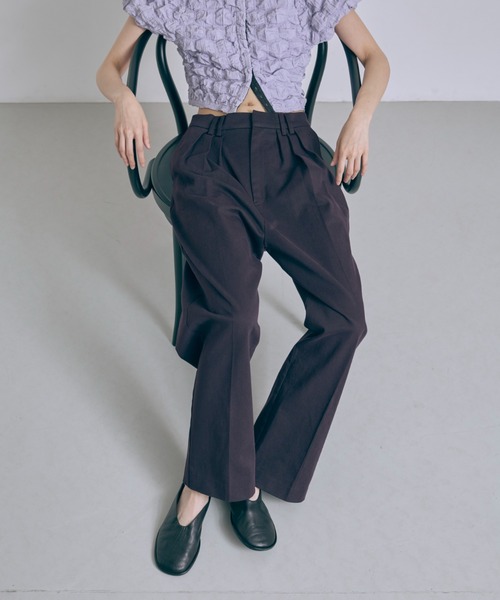 EN NEUME(エンノイム)の「Wide Tuck Pants(その他パンツ・レディース・サックスブルー/ベージュ/パープル・0/1)」の4枚目の写真