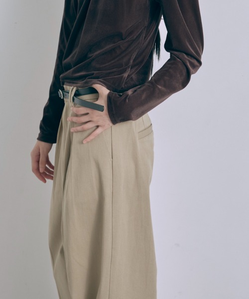 EN NEUME(エンノイム)の「Wide Tuck Pants(その他パンツ・レディース・サックスブルー/ベージュ/パープル・0/1)」の15枚目の写真