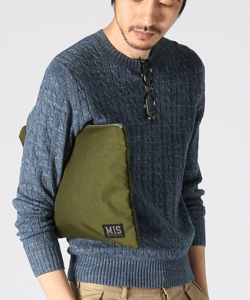 JOURNAL STANDARD（ジャーナルスタンダード）の「スラブコットン ケーブルクルーネックニット#（ニット/セーター・メンズ・グレー/ネイビー/アイボリー/カーキ・MEDIUM/LARGE）」の4枚目の写真