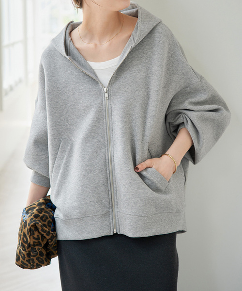Spick & Span（スピックアンドスパン）の「《一部店舗+WEB限定 / 》コクーンシルエットパーカー（パーカー・レディース・グレー/チャコールグレー・FREE）」の2枚目の写真
