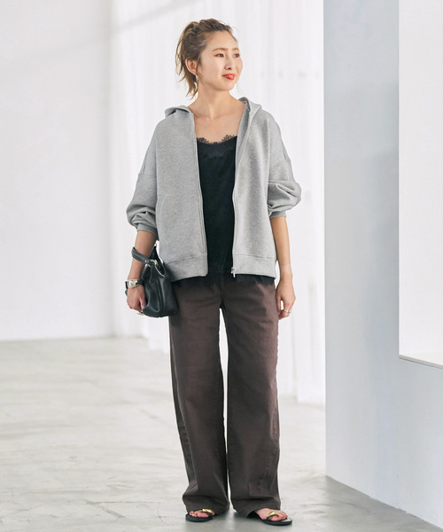 Spick & Span（スピックアンドスパン）の「《一部店舗+WEB限定 / 》コクーンシルエットパーカー（パーカー・レディース・グレー/チャコールグレー・FREE）」の9枚目の写真