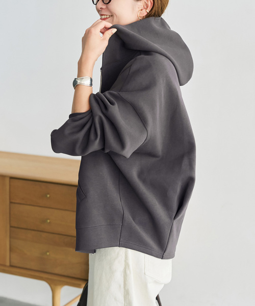 Spick & Span（スピックアンドスパン）の「《一部店舗+WEB限定 / 》コクーンシルエットパーカー（パーカー・レディース・グレー/チャコールグレー・FREE）」の13枚目の写真