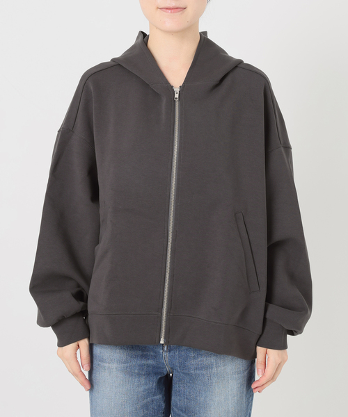Spick & Span（スピックアンドスパン）の「《一部店舗+WEB限定 / 》コクーンシルエットパーカー（パーカー・レディース・グレー/チャコールグレー・FREE）」の3枚目の写真