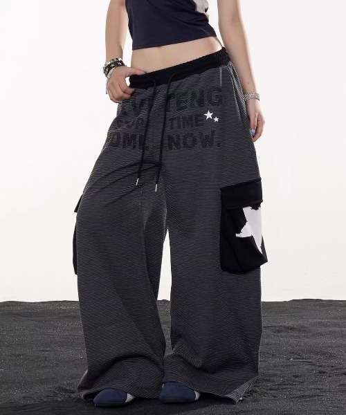 AsRiRe（アスリレイ）の「26aw 【ユニセックス】スターロゴプリント配色ポケットボーダーワイドスウェットパンツ（スウェットパンツ・レディース・ブラック/ブルー・M）」の11枚目の写真