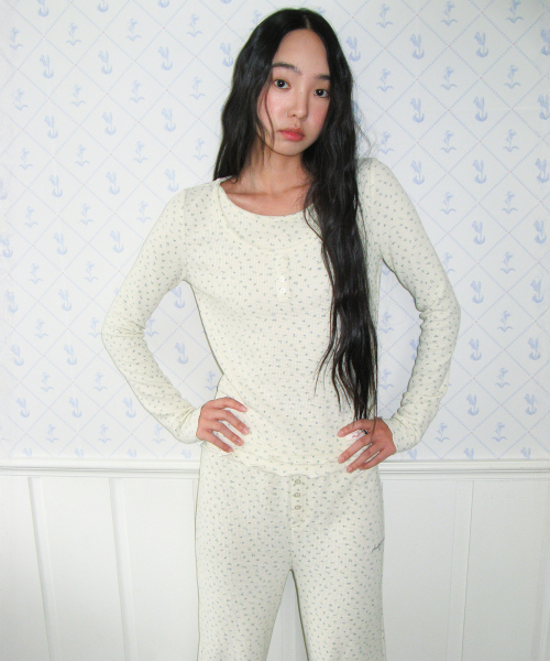 AMESWORLDWIDE（アメスワールドワイド）の「CLASSIC FLOWER BOOT CUT PANTS CREAM（その他パンツ・レディース・その他・MEDIUM/SMALL）」の6枚目の写真