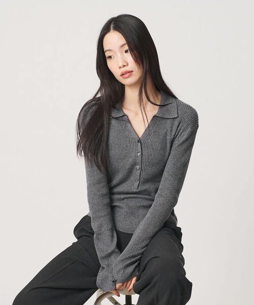 BEAUTY&YOUTH UNITED ARROWS(ビューティーアンドユースユナイテッドアローズ)の「スキッパー フロントボタン リブニットプルオーバー ウォッシャブル(ニット/セーター・レディース・モカ/ダークグレー/レッド/ブラック・FREE)」の3枚目の写真