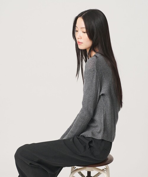 BEAUTY&YOUTH UNITED ARROWS(ビューティーアンドユースユナイテッドアローズ)の「スキッパー フロントボタン リブニットプルオーバー ウォッシャブル(ニット/セーター・レディース・モカ/ダークグレー/レッド/ブラック・FREE)」の12枚目の写真