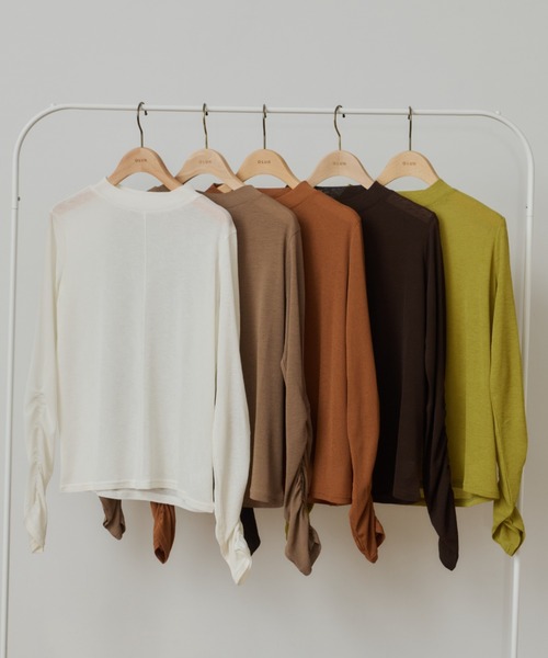 OLUN(オルン)の「mock neck sheer top/モックネックシアートップス(Tシャツ/カットソー・レディース・テラコッタ/アイボリー/ダークブラウン/グリーン/モカ・FREE)」の6枚目の写真