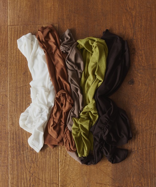 OLUN(オルン)の「mock neck sheer top/モックネックシアートップス(Tシャツ/カットソー・レディース・テラコッタ/アイボリー/ダークブラウン/グリーン/モカ・FREE)」の7枚目の写真