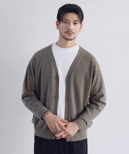 SPU(スプ)の「カシミヤ混ハイゲージVネックカーディガン(カーディガン/ボレロ・メンズ・グレイッシュベージュ/ネイビー/ブラック/チャコール・S/M/L/XL)」の3枚目の写真