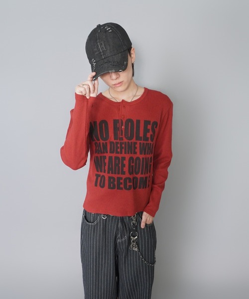 SPINNS(スピンズ)の「短丈ワッフルヘンリーネック長袖Tシャツ/サーマル/メッセージロゴ(Tシャツ/カットソー・メンズ・ワイン/カモフラージュ/アイボリー/ブラック系その他・ONESIZE)」の17枚目の写真