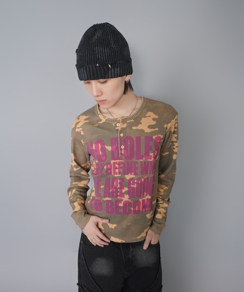 SPINNS(スピンズ)の「短丈ワッフルヘンリーネック長袖Tシャツ/サーマル/メッセージロゴ(Tシャツ/カットソー・メンズ・ワイン/カモフラージュ/アイボリー/ブラック系その他・ONESIZE)」の11枚目の写真