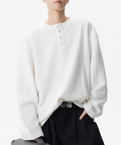 Evo+Revo（エボレボ）の「”無地じゃ物足りない” ヘンリーネック ルーズ長袖カットソー（Tシャツ/カットソー・メンズ・ホワイト/ブラック・L/M）」の7枚目の写真