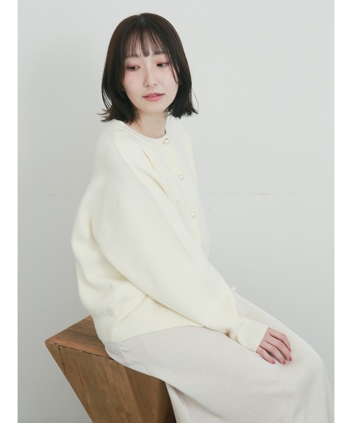 Te chichi（テチチ）の「【WEB限定】パール釦カーディガン（カーディガン/ボレロ・レディース・ブラック/キャメル/オフホワイト/ブルー/レッド・F）」の13枚目の写真