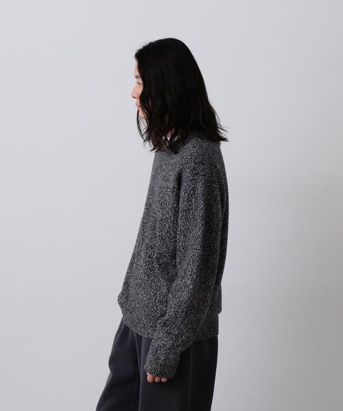 YLEVE（イレーヴ）の「YLEVE / WOOL CASHMERE MELANGE KNIT V NECK PULL OVER（ニット/セーター・メンズ・ブラック/ブルー・5/4）」の4枚目の写真